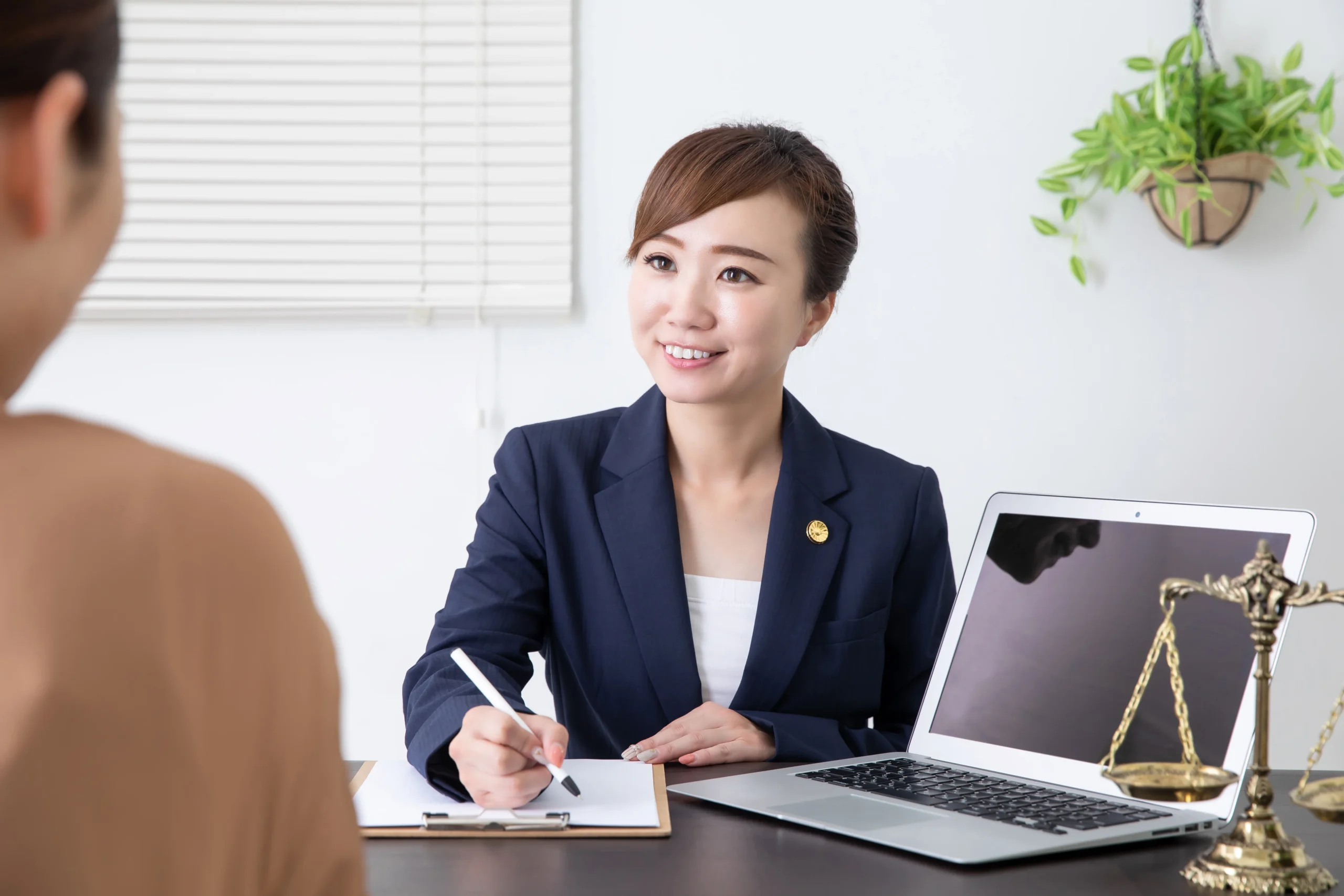 信頼できる弁護士の選び方